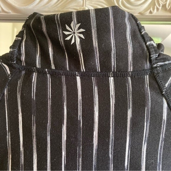 Athleta Women’s Elite active half zip black striped jacket size small! - Picture 6 of 10
